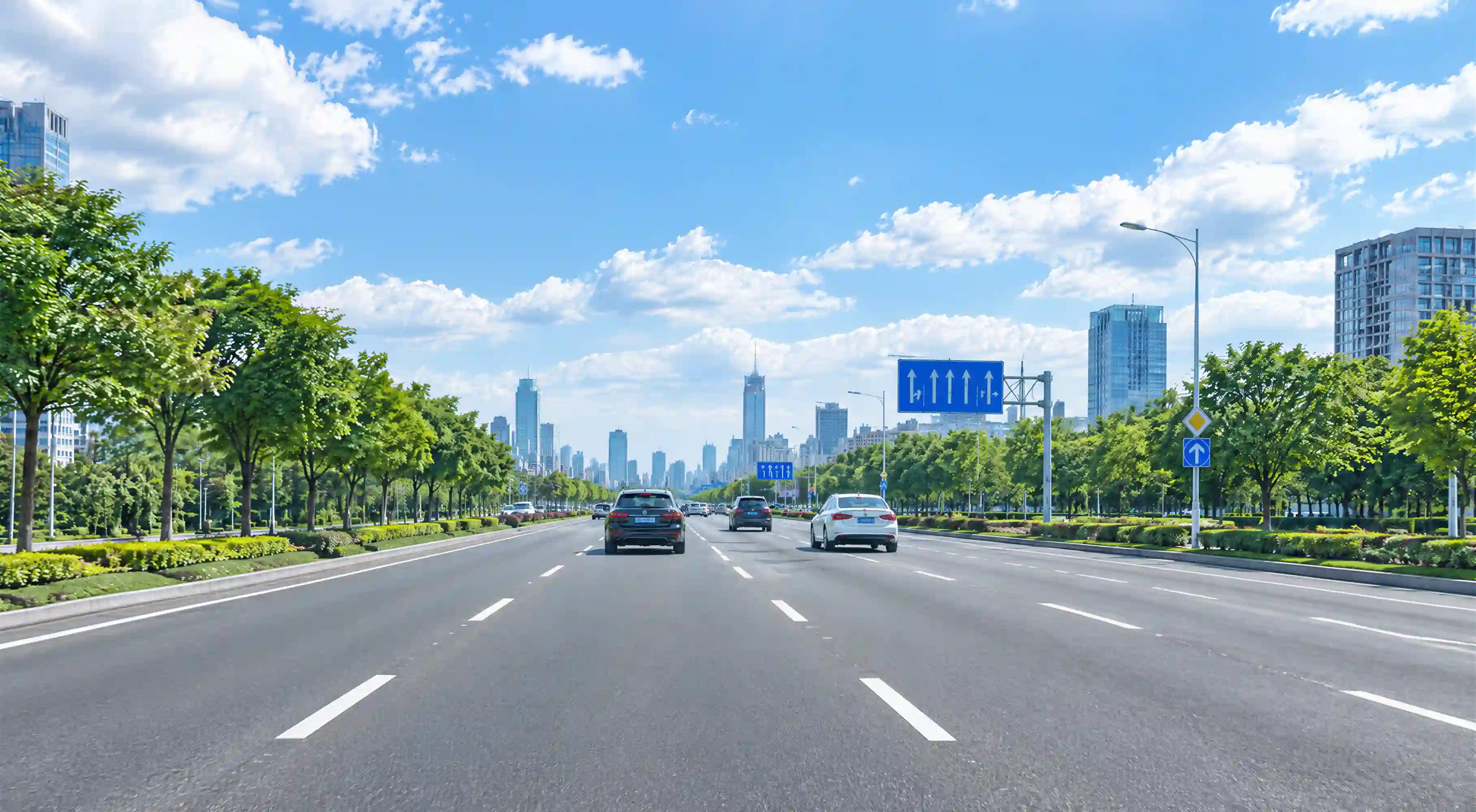 Clear 4K road footage from Fuvymyt dash cam