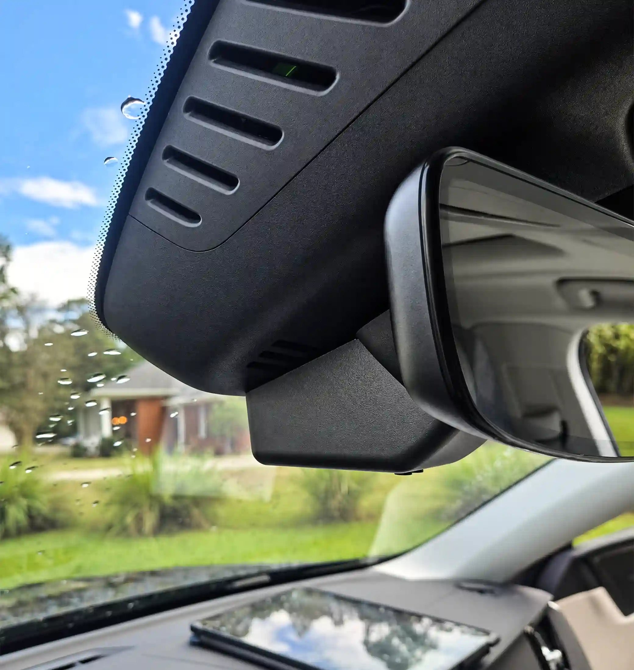 Real owner installation - Fuvymyt dash cam in luxury SUV